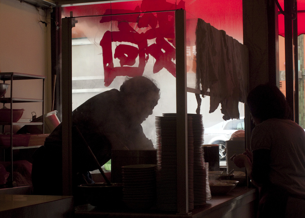IMG_7819.CR2 Inside a local Dai Pai Dong in San Francisco.